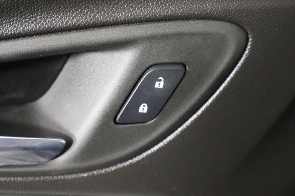 Used 2023 Buick Encore GX Select w/ Sport Touring Package FWD image 22