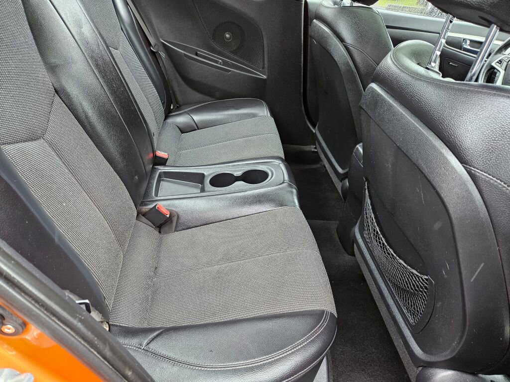 Used 2012 Hyundai Veloster w/ Style Pkg image 12