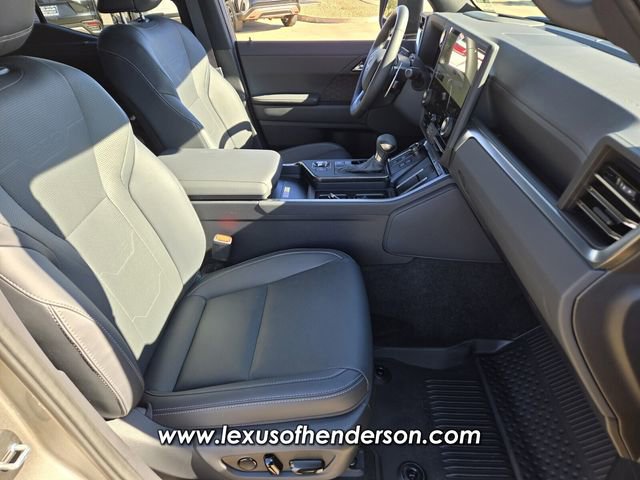 Used 2026 Lexus GX 550 w/ Accessory Package (2T) image 17