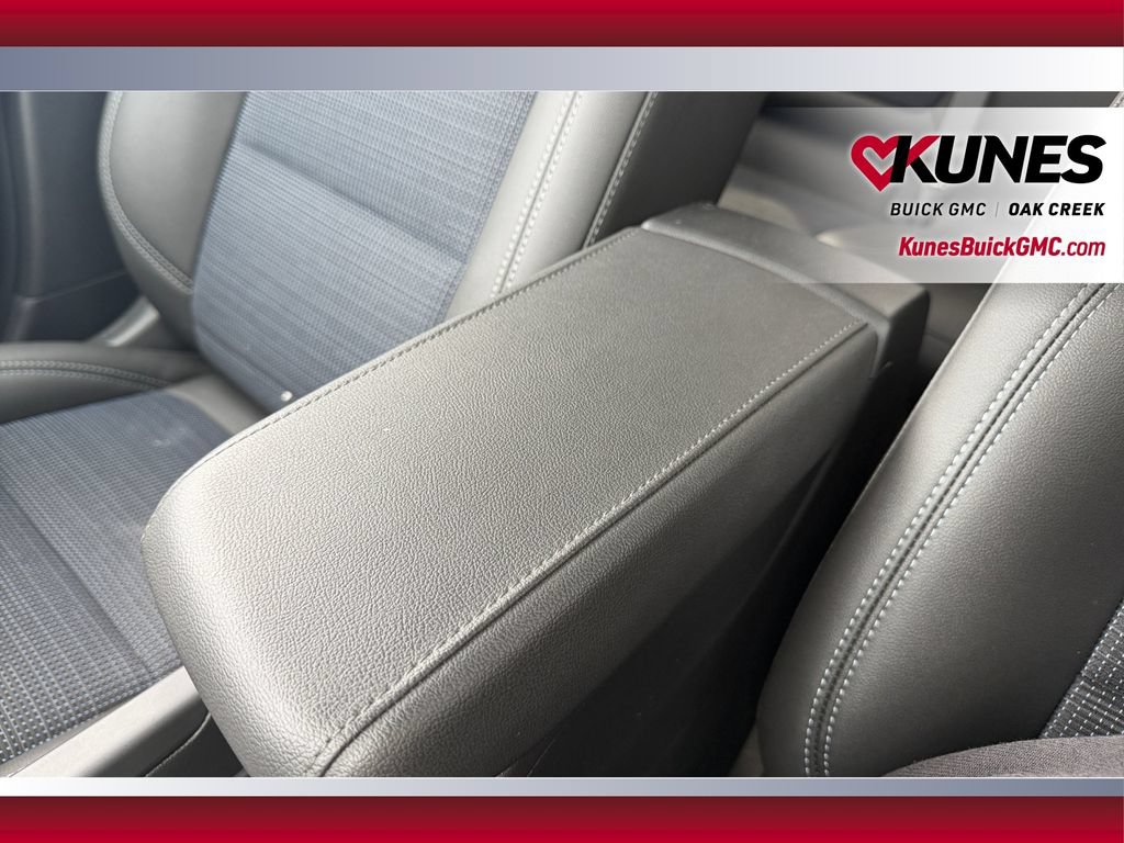 Used 2025 Buick Envista Sport Touring w/ Convenience I Package FWD image 29