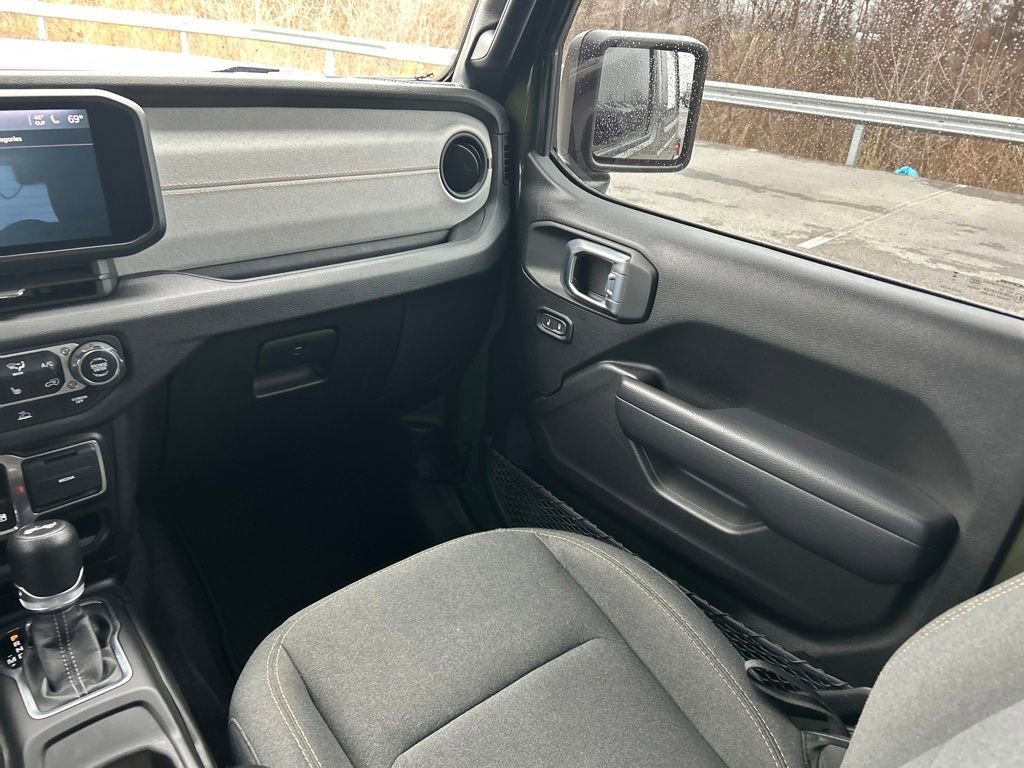 Used 2024 Jeep Wrangler Sport S image 11