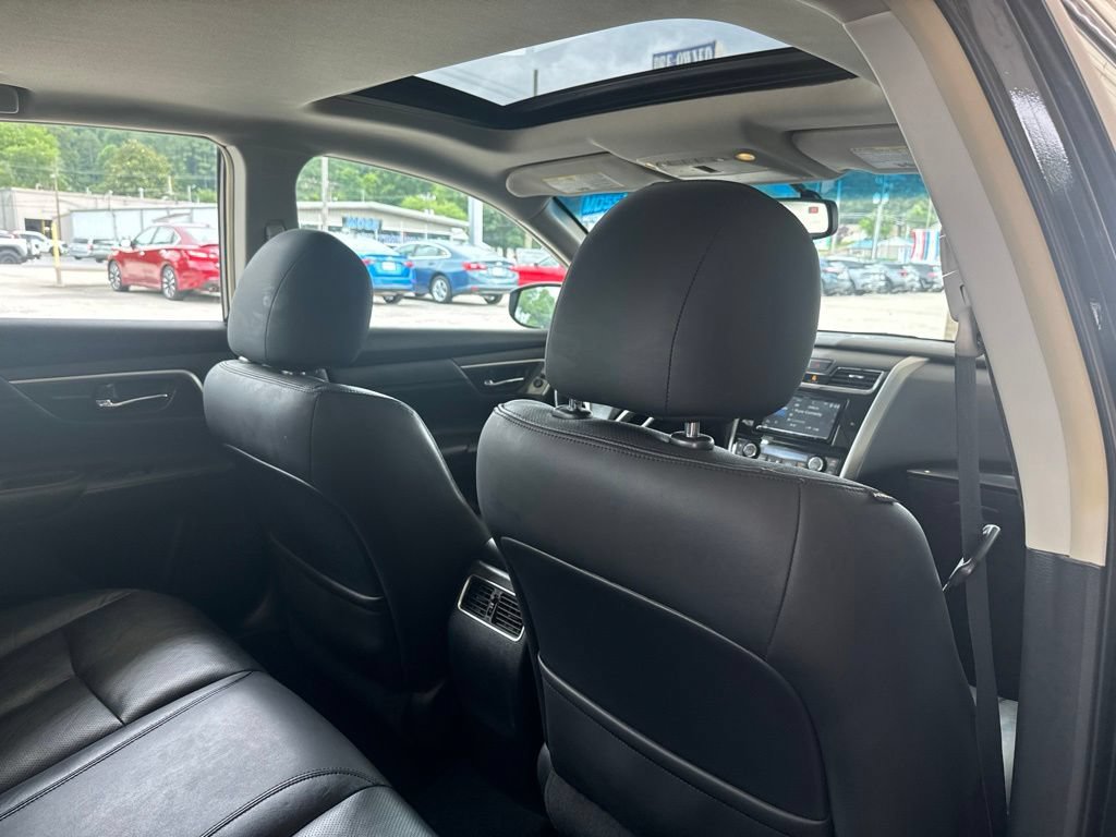 Used 2013 Nissan Altima 3.5 SL FWD image 20