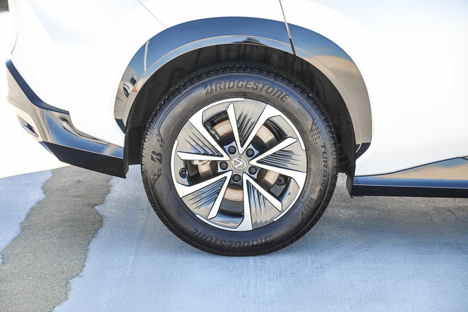 Used 2025 Lexus RZ 300e w/ Accessory Package (2T) image 11