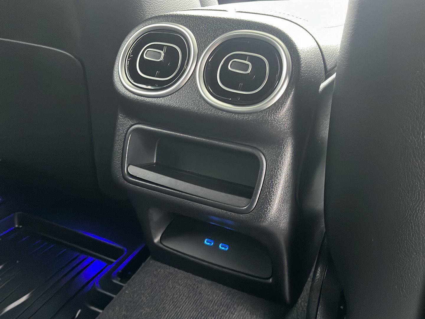 Used 2024 Mercedes-Benz GLC 300 4MATIC image 30