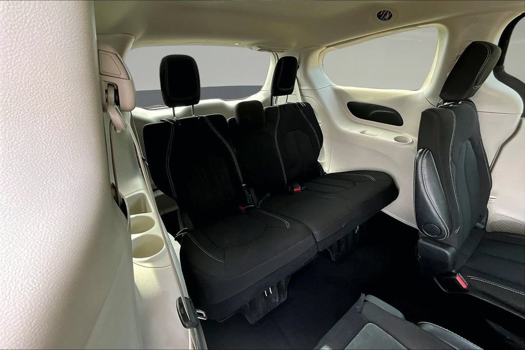Used 2024 Chrysler Voyager LX FWD image 29