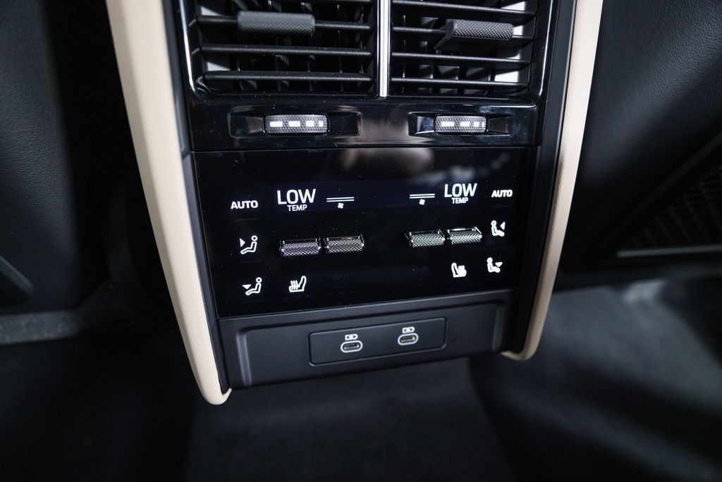 Used 2026 Porsche Cayenne Electric AWD/4WD image 46