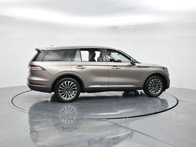 Used 2020 Lincoln Aviator Reserve w/ Equipment Group 201A image 2