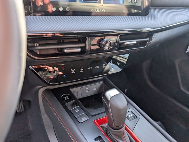 New 2026 Nissan Kicks SR w/ Cold Weather Package image 22