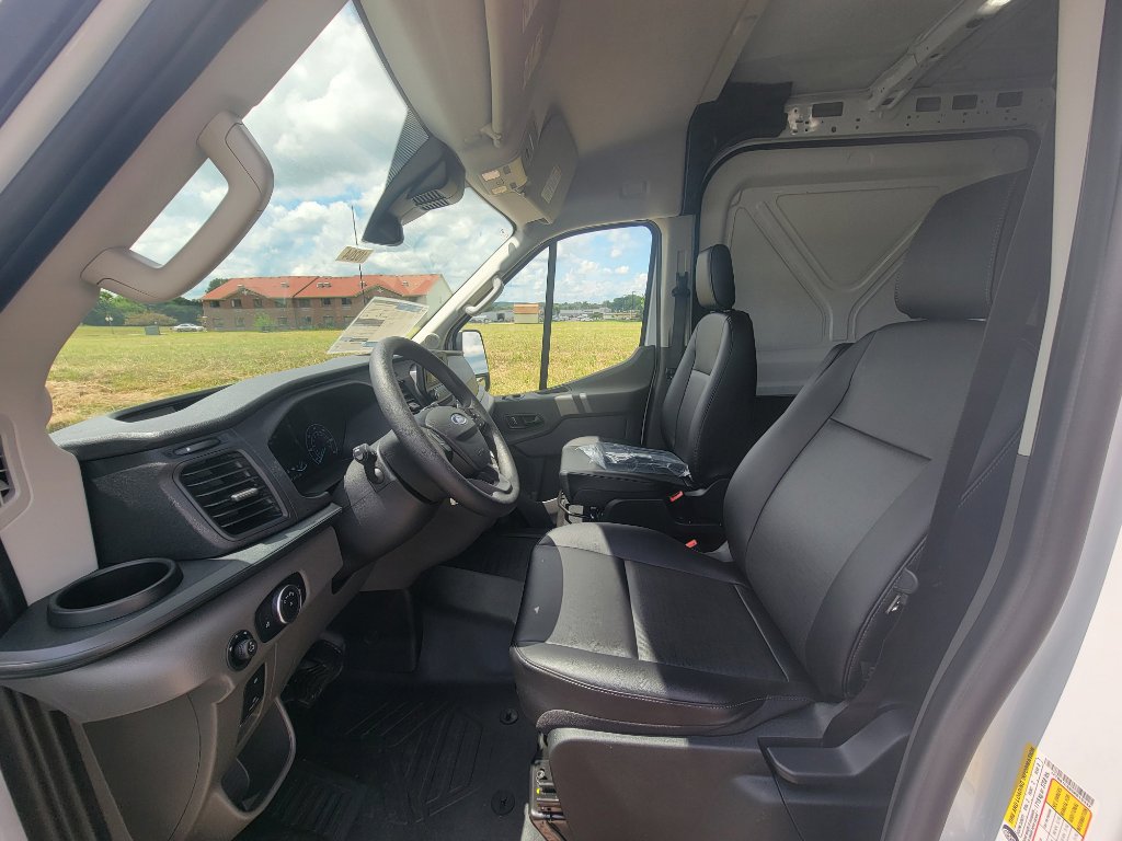 New 2025 Ford Transit 250 148 Medium Roof image 16