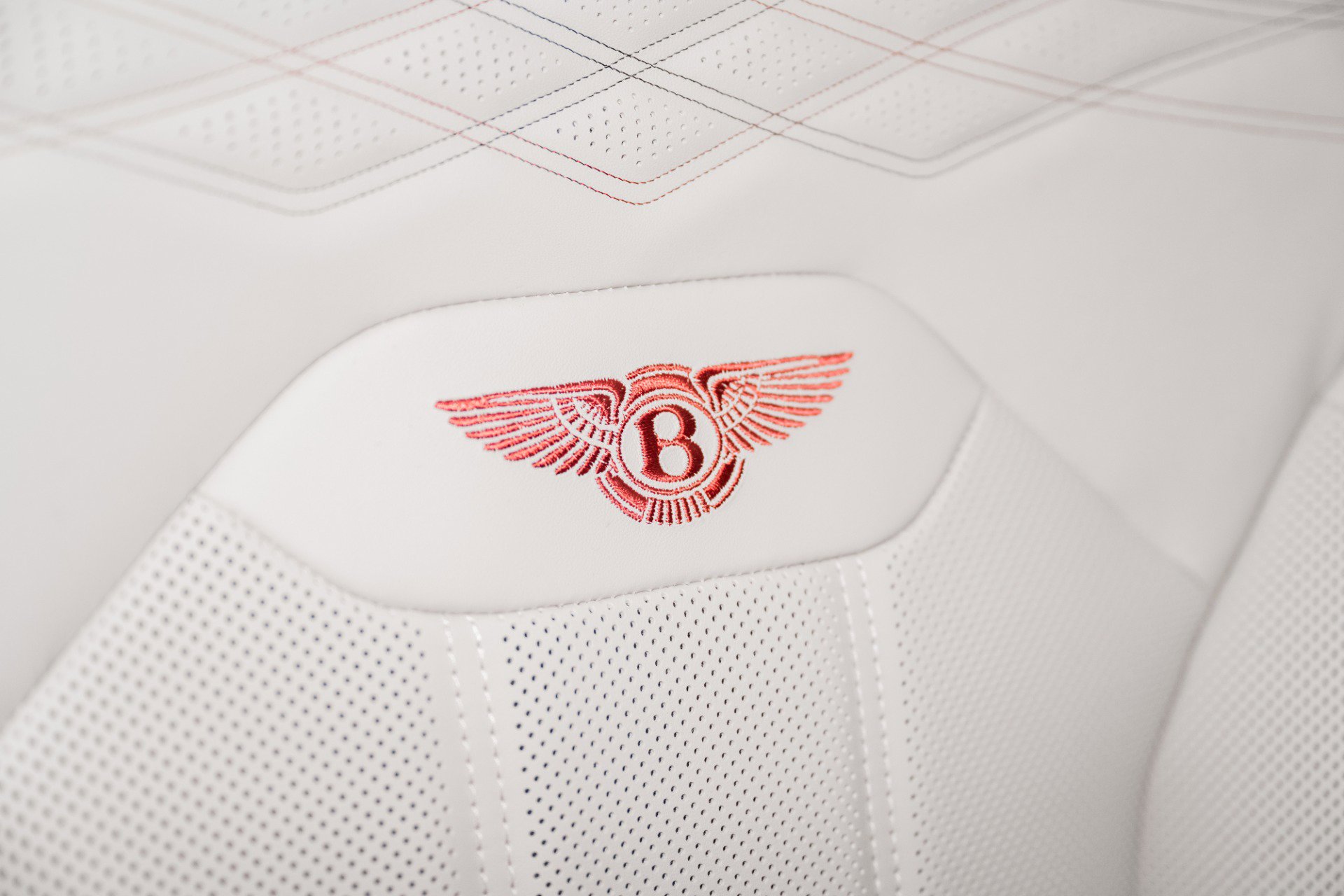 New 2025 Bentley Bentayga Extended Wheelbase image 65