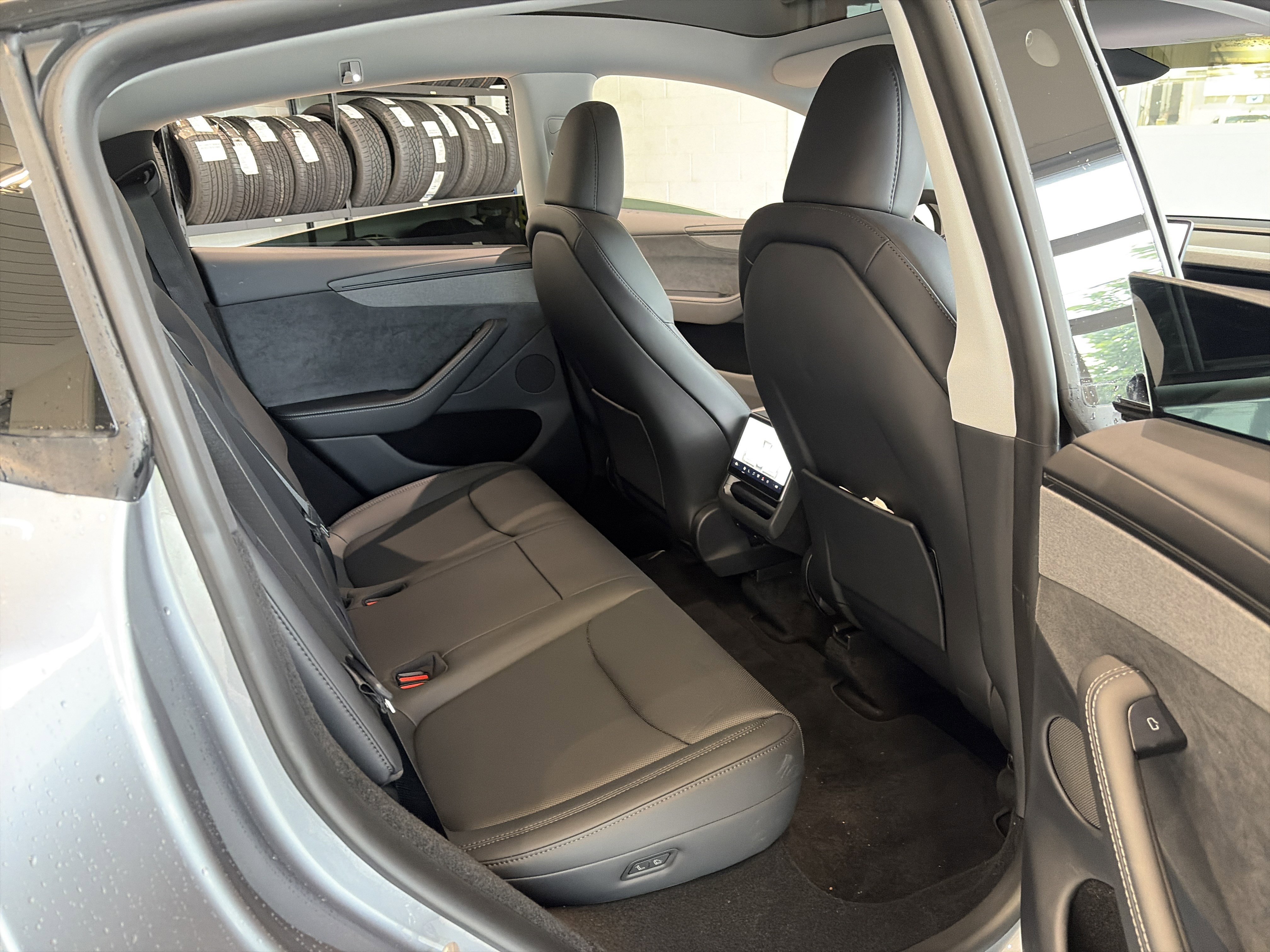 Used 2026 Tesla Model Y 2WD image 30