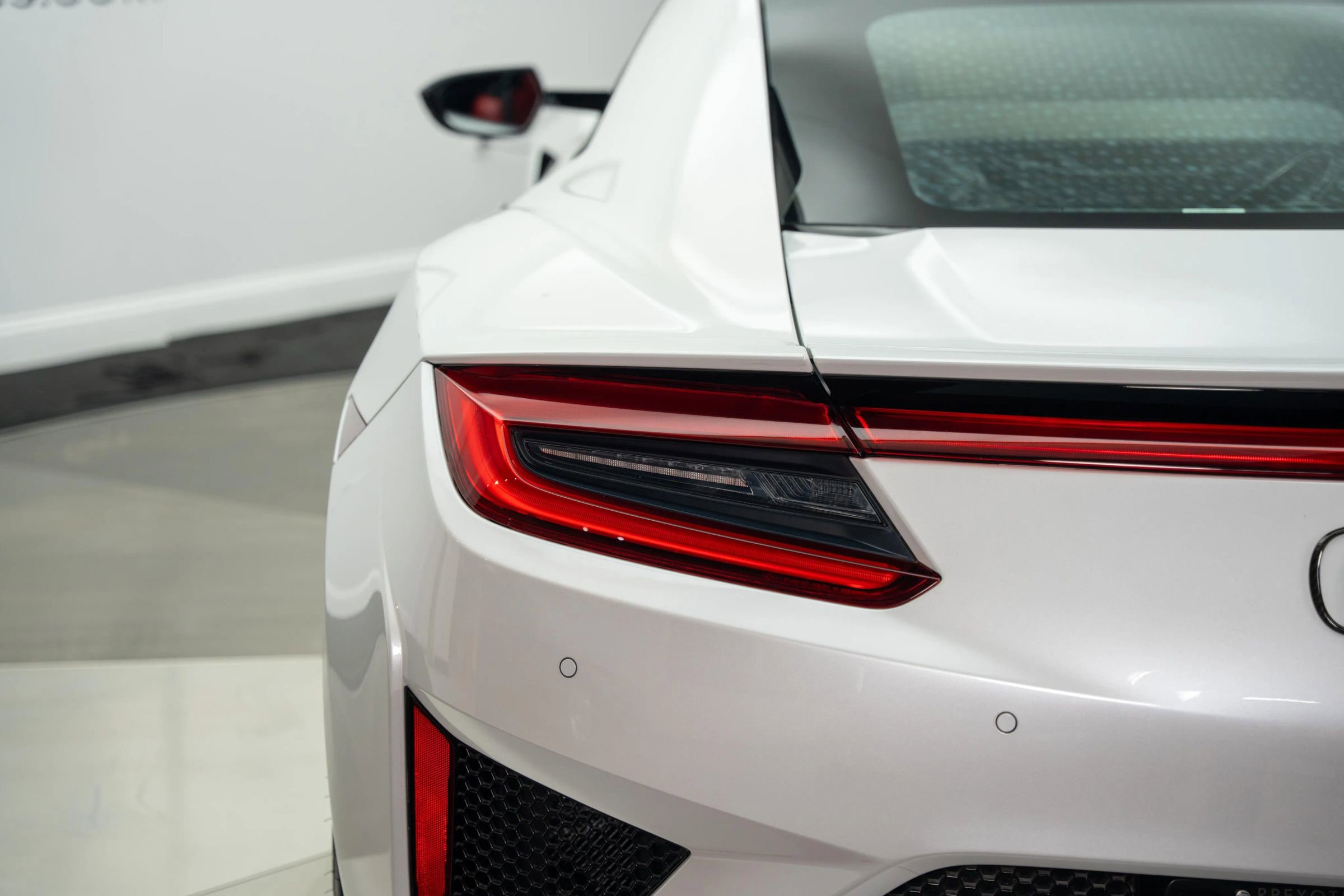 Used 2017 Acura NSX image 19