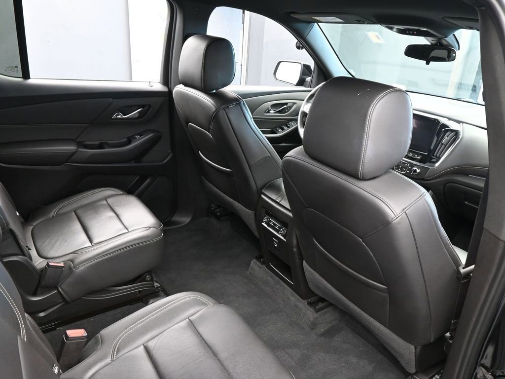 Used 2023 Chevrolet Traverse LT w/ Midnight/Sport Edition image 45