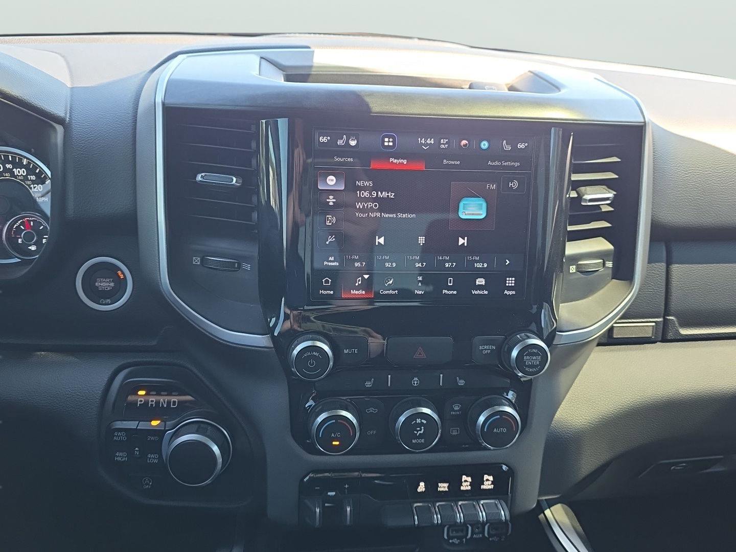 Used 2022 RAM 1500 Big Horn AWD/4WD image 32