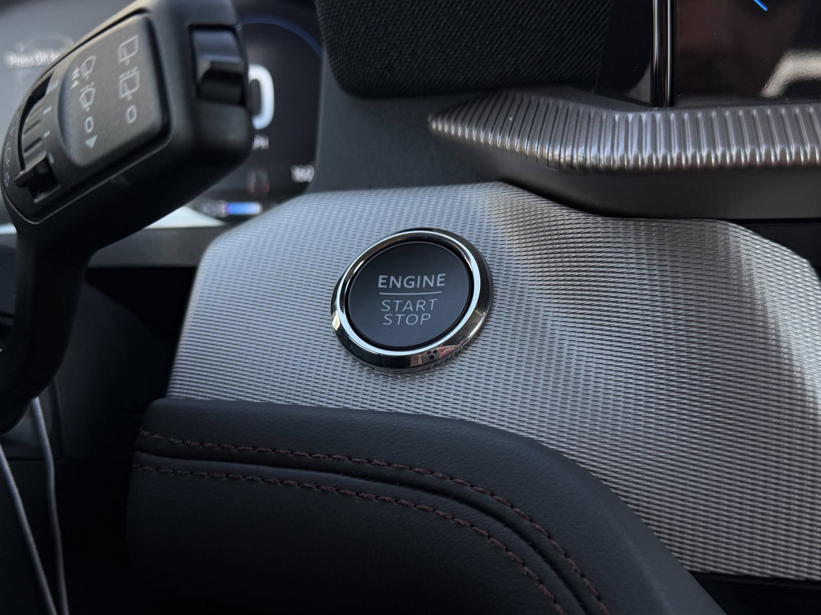 New 2026 Ford Explorer Active RWD image 18