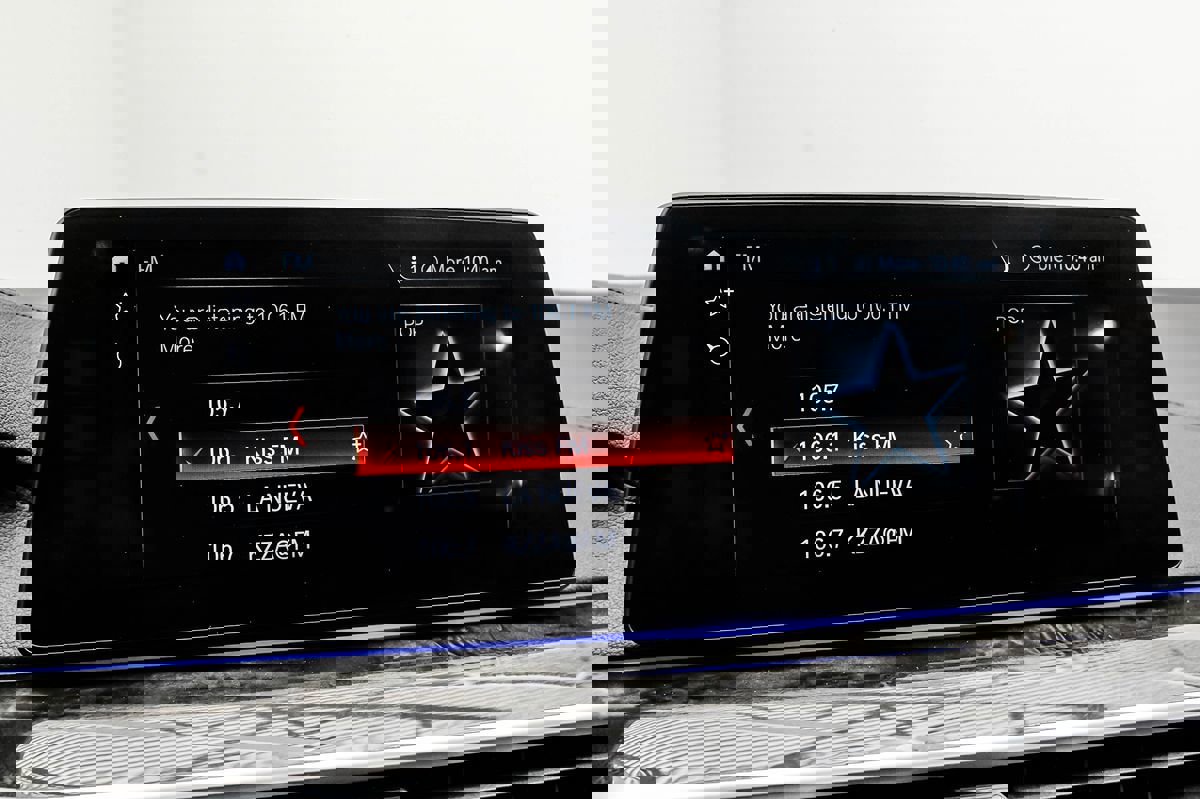 Used 2018 BMW M550i xDrive image 24