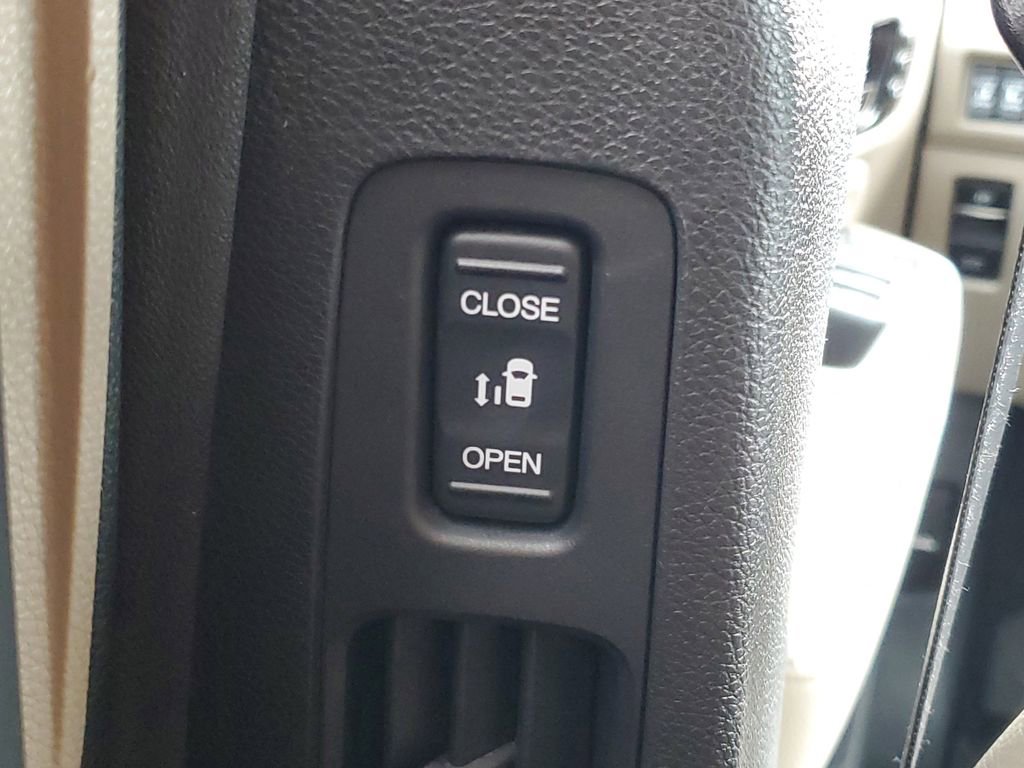 Used 2023 Honda Odyssey Elite image 26