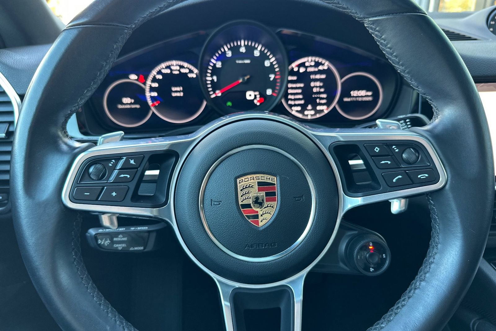 Used 2021 Porsche Cayenne image 29