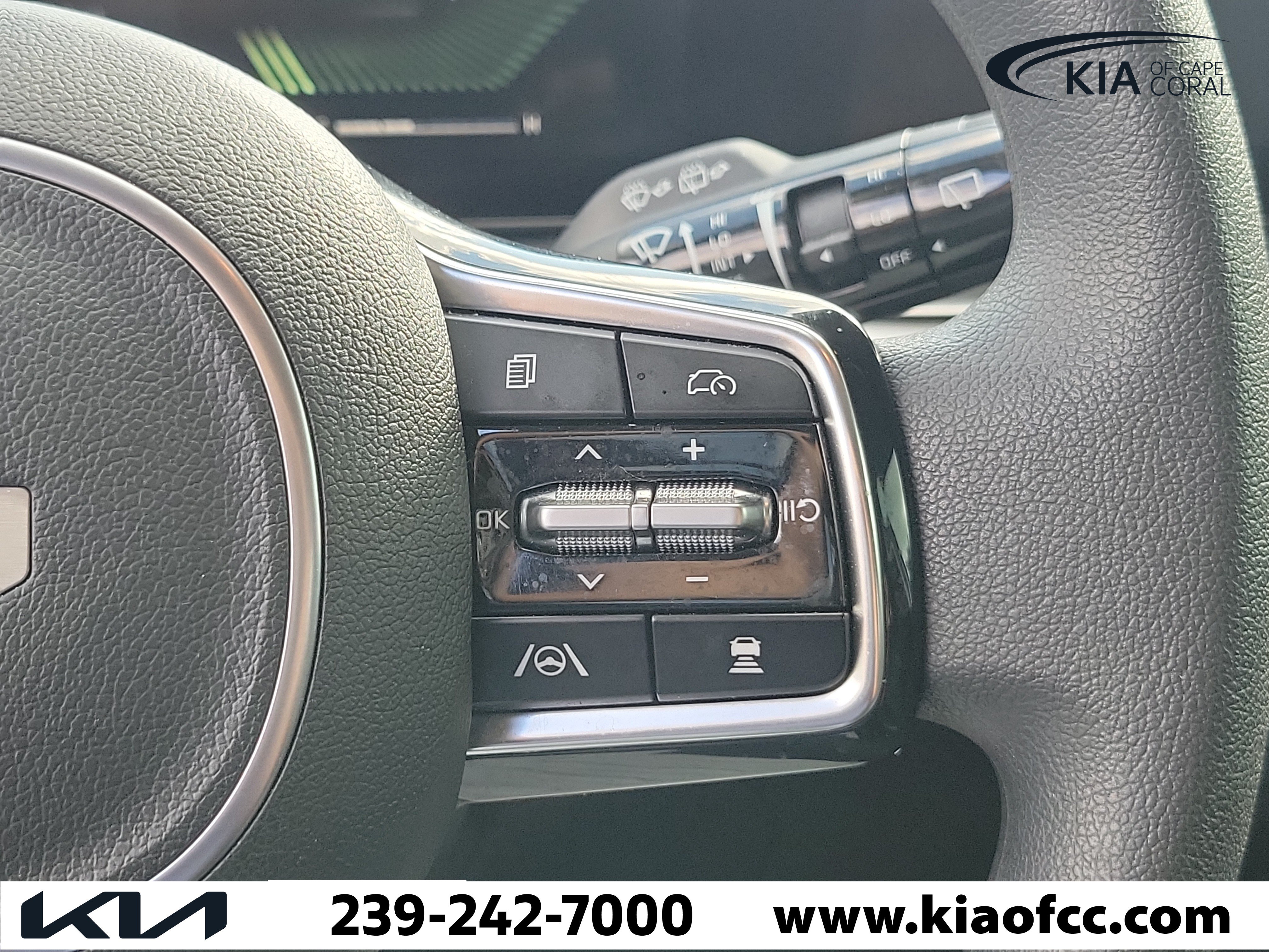 Used 2025 Kia Sorento LX FWD image 24