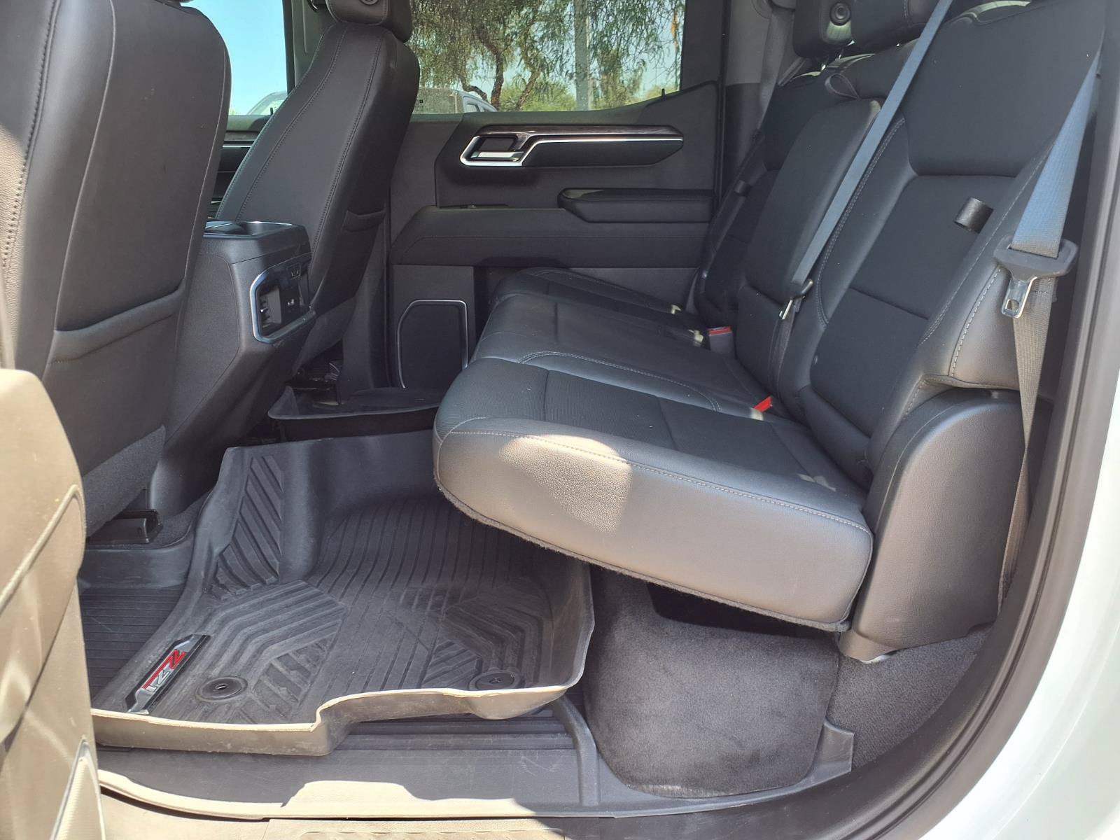 Used 2022 Chevrolet Silverado 1500 LTZ w/ Technology Package AWD/4WD image 16
