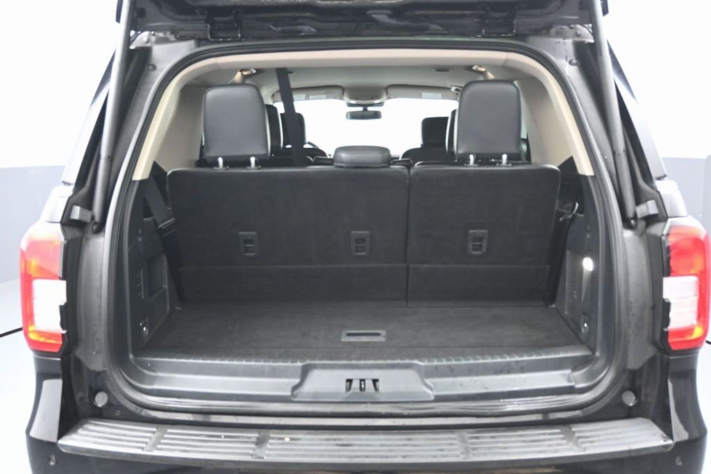 Used 2024 Ford Expedition XLT image 16