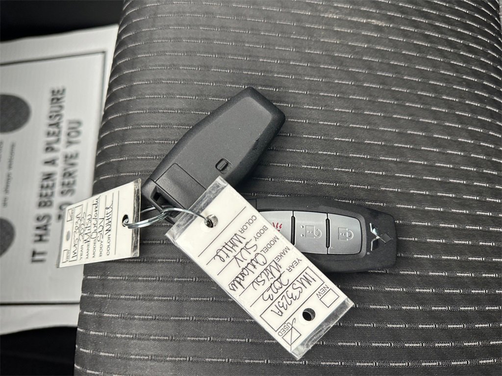 Used 2023 Mitsubishi Outlander ES image 32