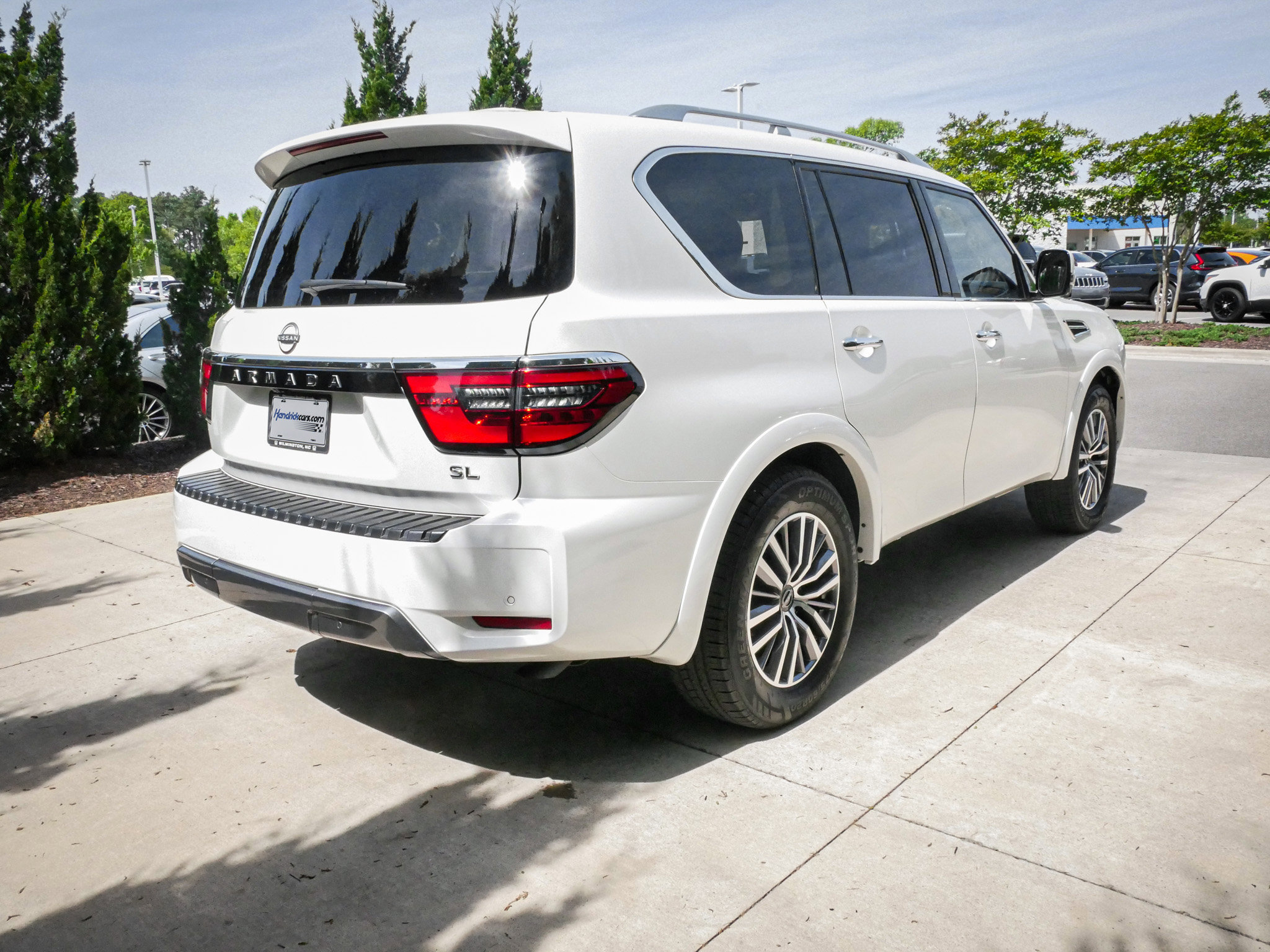 Used 2024 Nissan Armada SL w/ Captain's Chairs Package image 10