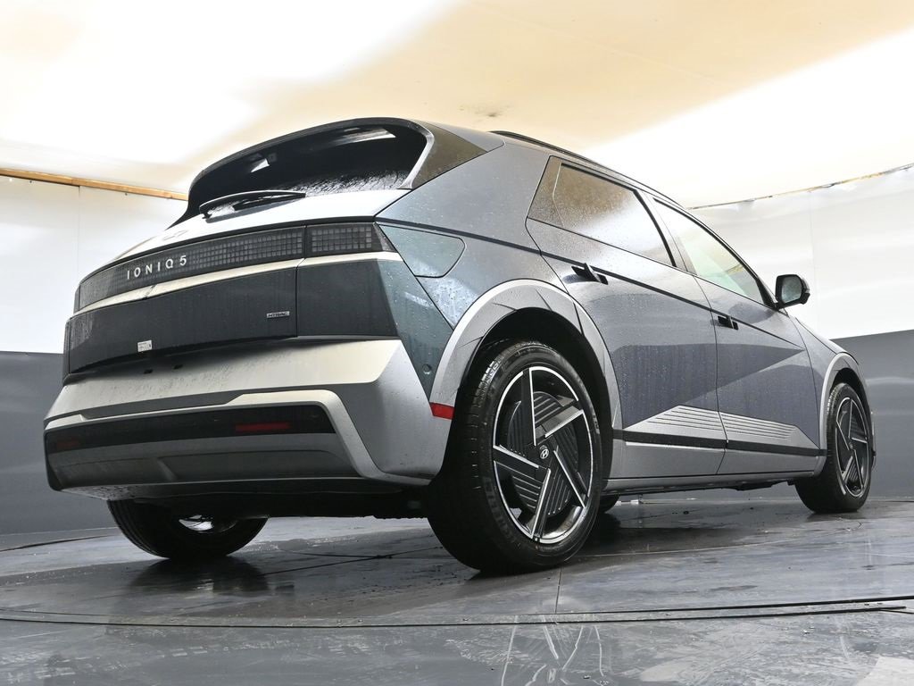 Used 2025 Hyundai Ioniq 5 Limited image 33