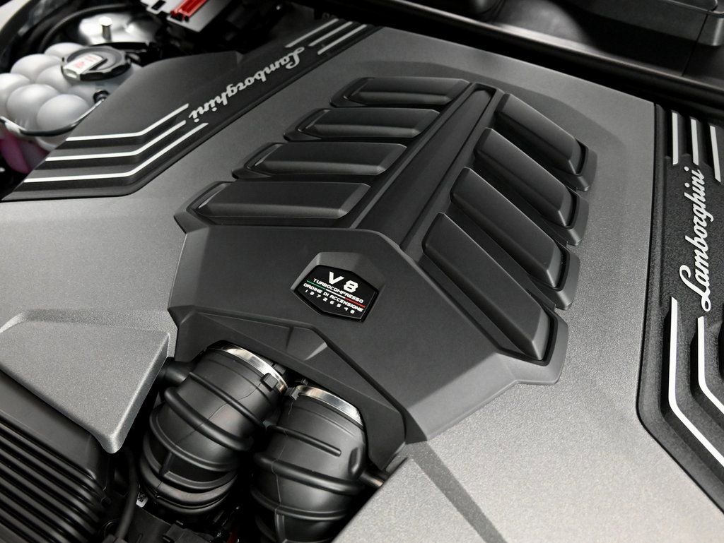 Used 2025 Lamborghini Urus SE image 20