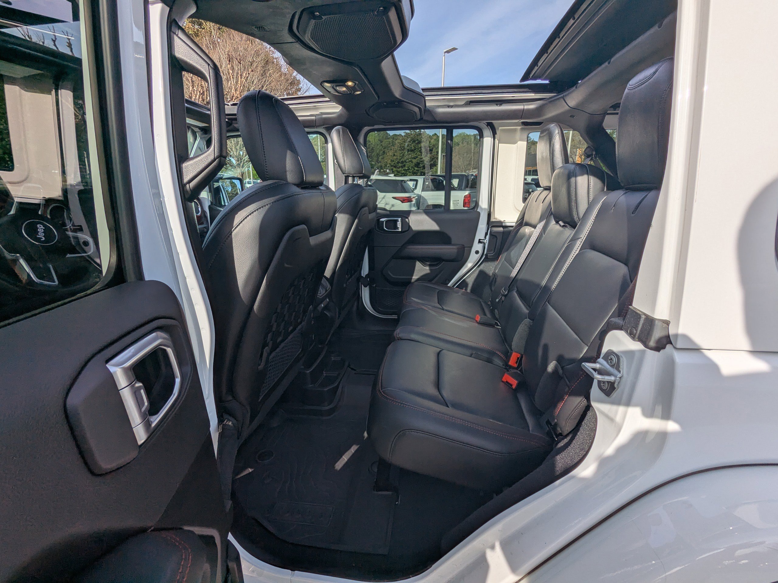 Certified 2022 Jeep Wrangler Unlimited Rubicon w/ Steel Bumper Group image 11