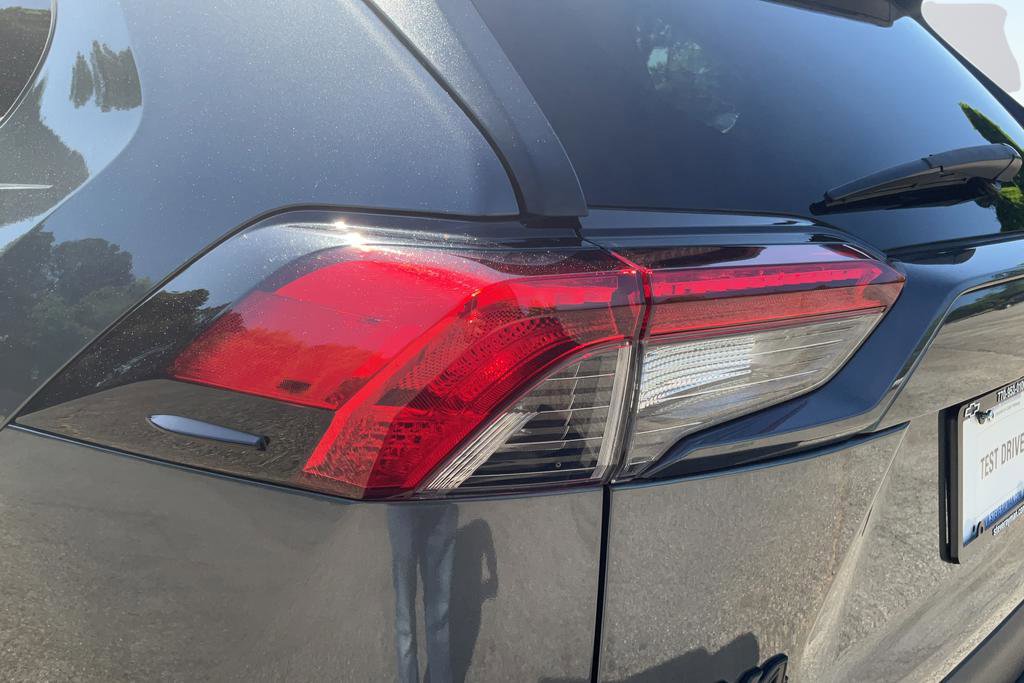 Used 2019 Toyota RAV4 XLE FWD image 29