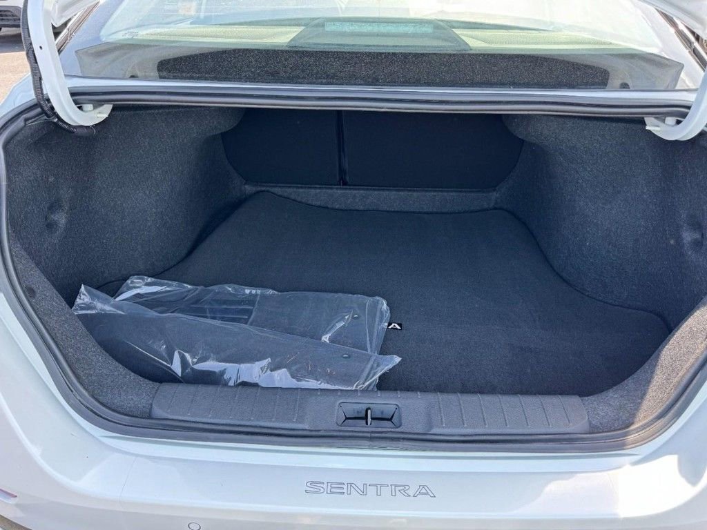 Used 2025 Nissan Sentra SR image 6