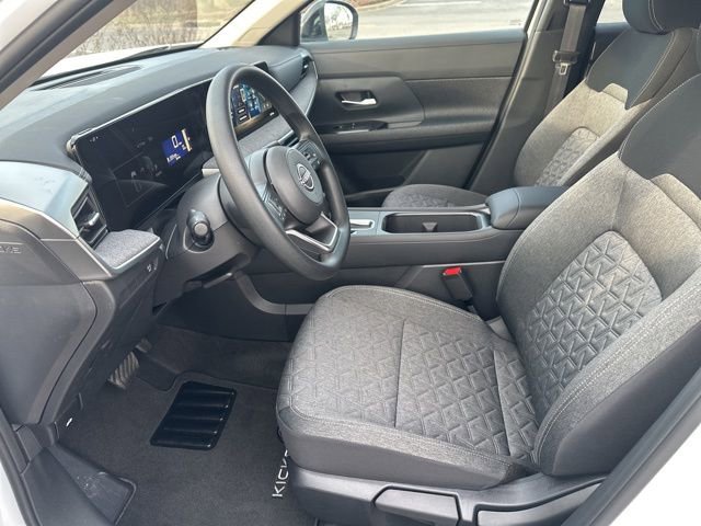 New 2026 Nissan Kicks SV w/ Cold Weather Package FWD image 28
