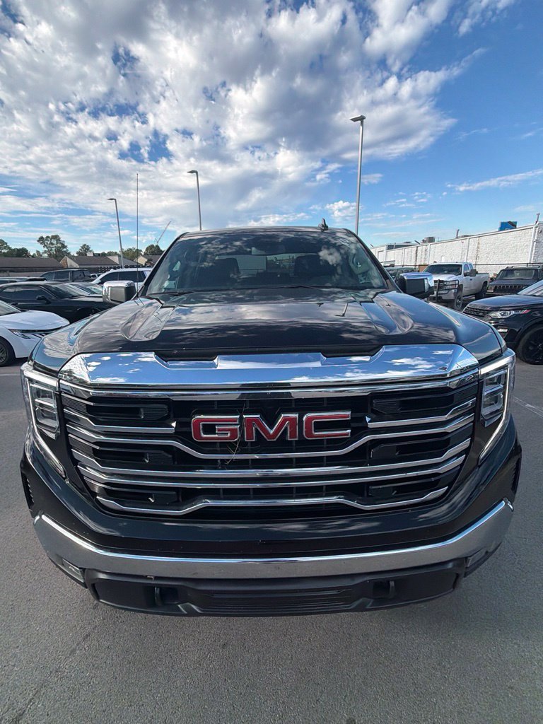 Used 2025 GMC Sierra 1500 SLT AWD/4WD image 2