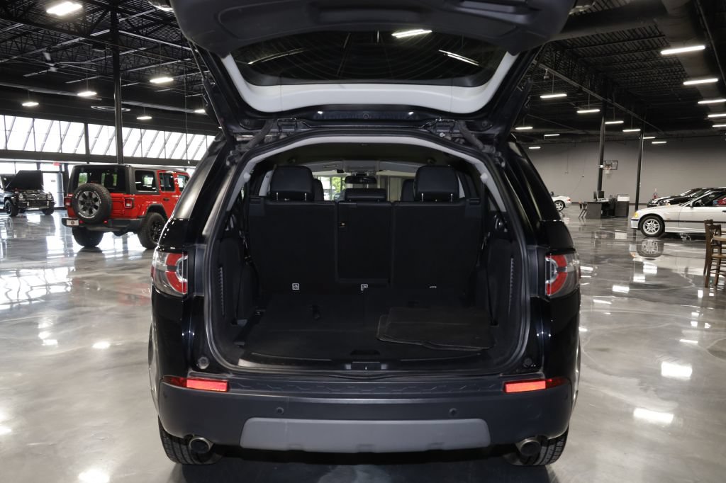 Used 2017 Land Rover Discovery Sport SE AWD/4WD image 30