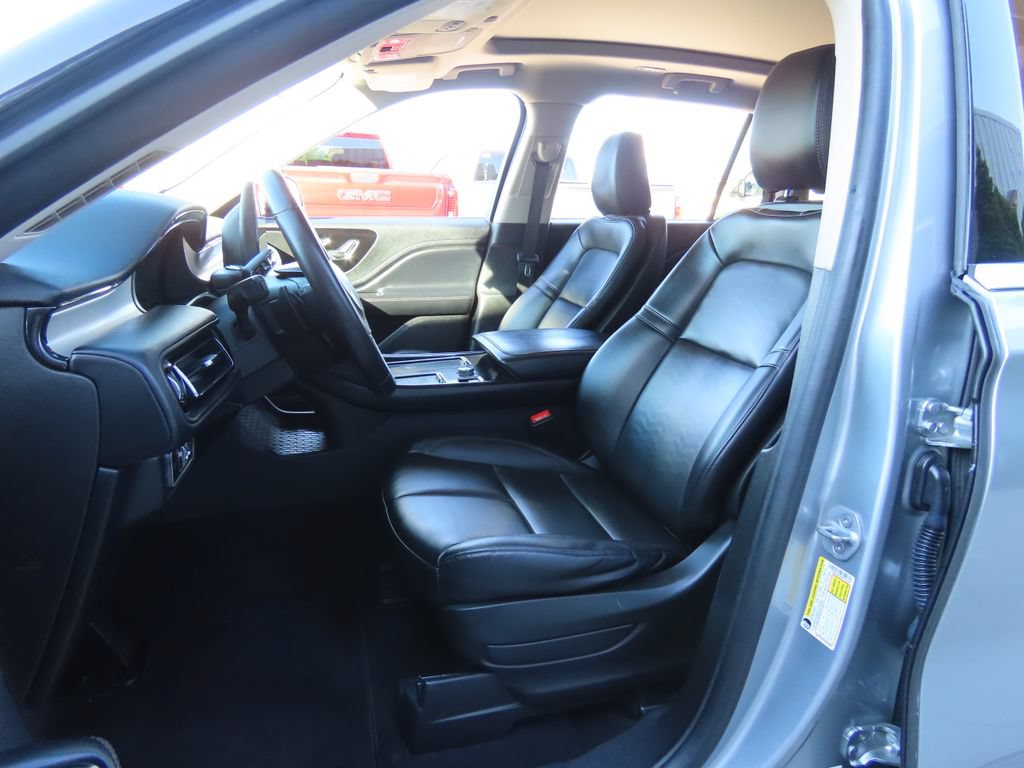 Used 2023 Lincoln Aviator AWD w/ Premium Package image 23