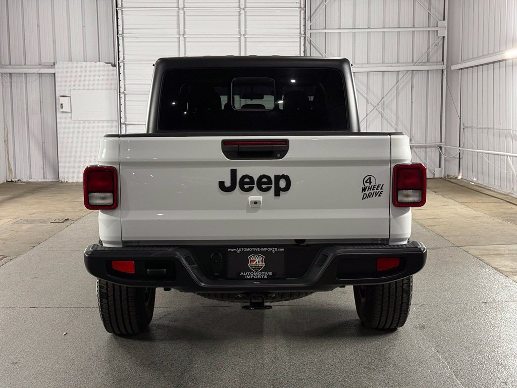 Used 2022 Jeep Gladiator Sport AWD/4WD image 9