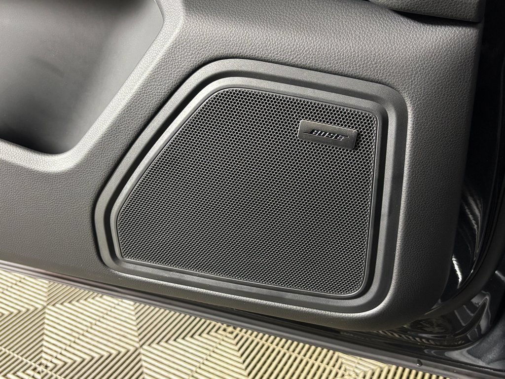Certified 2026 Porsche Macan AWD/4WD image 17