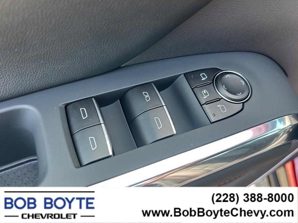 New 2026 Chevrolet Traverse RS w/ LPO, Floor Liner Package image 8