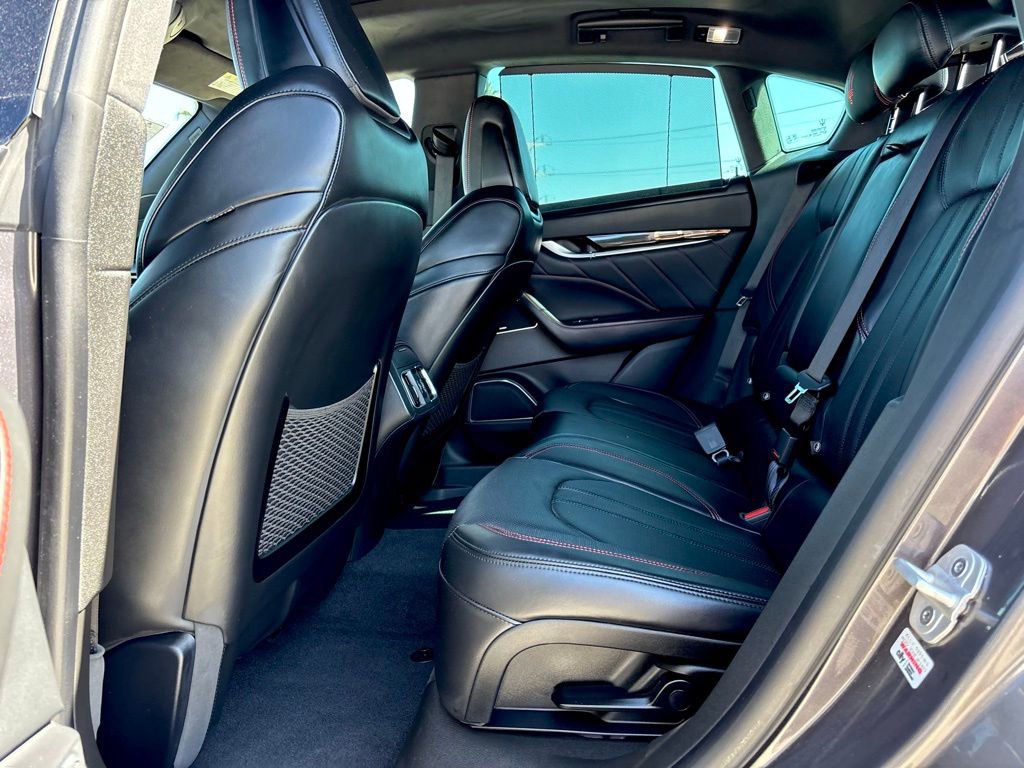 Used 2024 Maserati Levante GT Ultima image 27