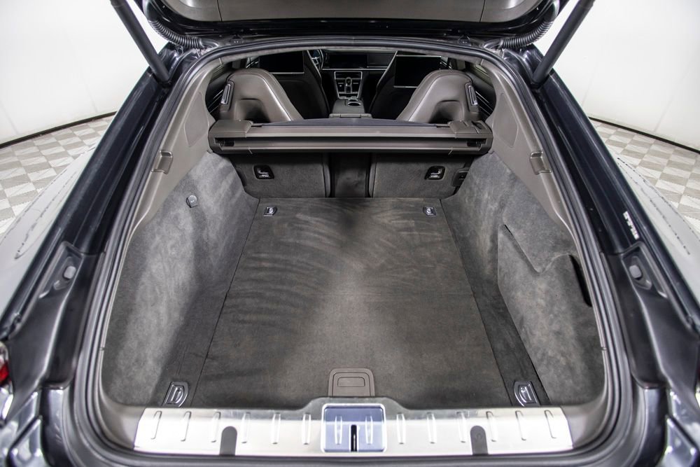 Used 2018 Porsche Panamera Turbo S Executive image 9