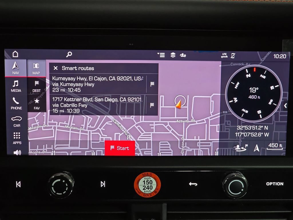Certified 2025 Porsche Macan AWD/4WD image 18
