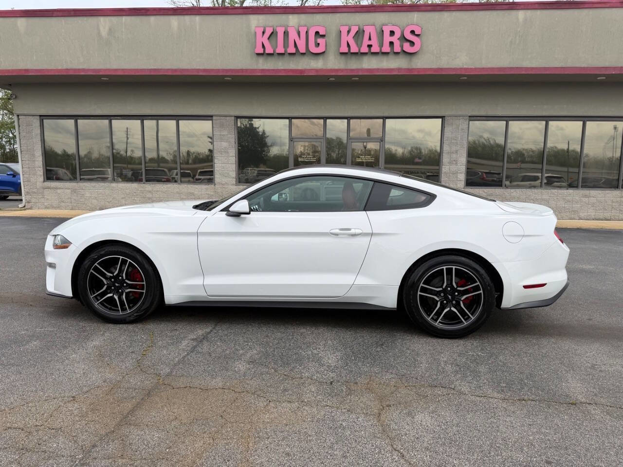 Used 2019 Ford Mustang Coupe w/ Equipment Group 101A RWD image 9
