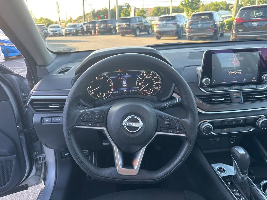 Used 2024 Nissan Altima 2.5 SV FWD image 12
