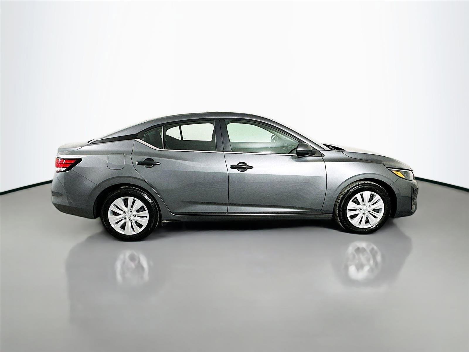 Used 2024 Nissan Sentra S image 8