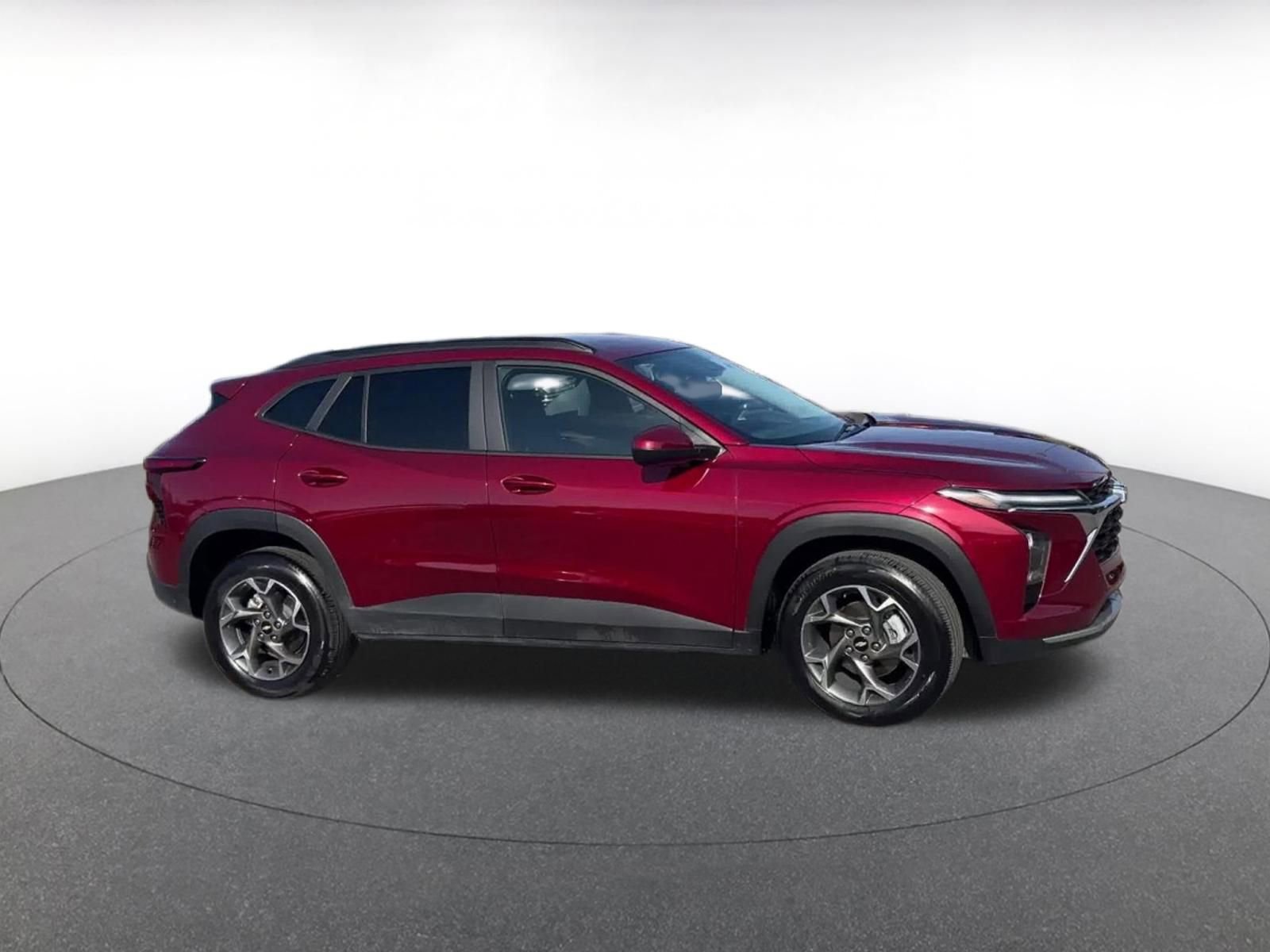 Used 2025 Chevrolet Trax LT FWD video 2