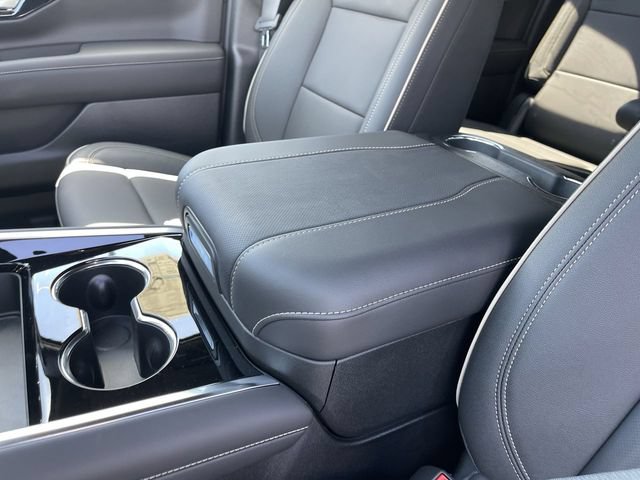 New 2026 Chevrolet Suburban Premier w/ Sun And Tow Package AWD/4WD image 21