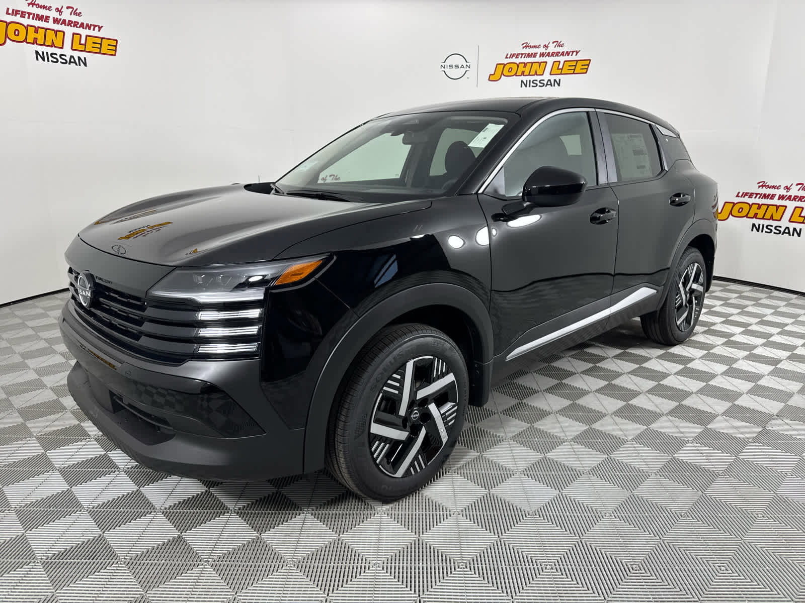 New 2025 Nissan Kicks SV