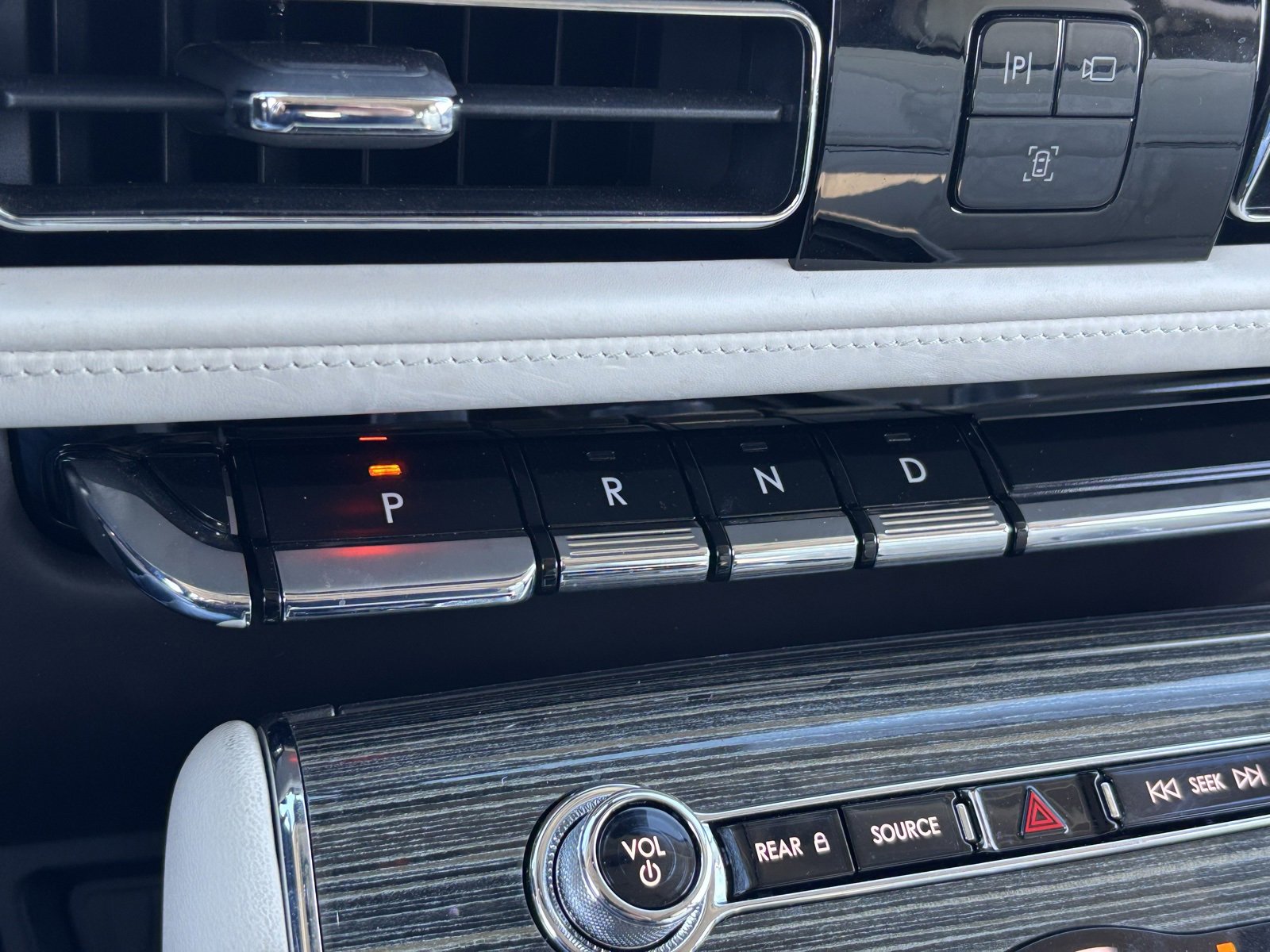 Used 2023 Lincoln Aviator Black Label w/ Jet Package image 26