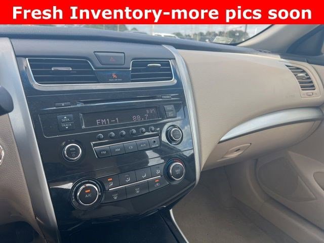 Used 2014 Nissan Altima 2.5 S FWD image 9